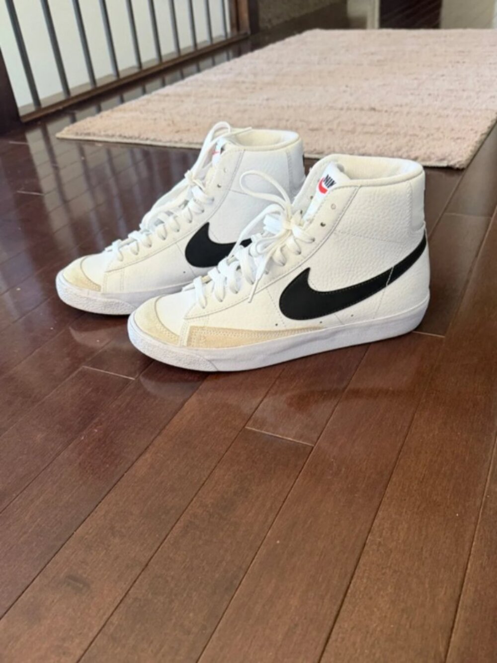 Nike Blazers high tops. Youth sz 7. Women’s 8.5